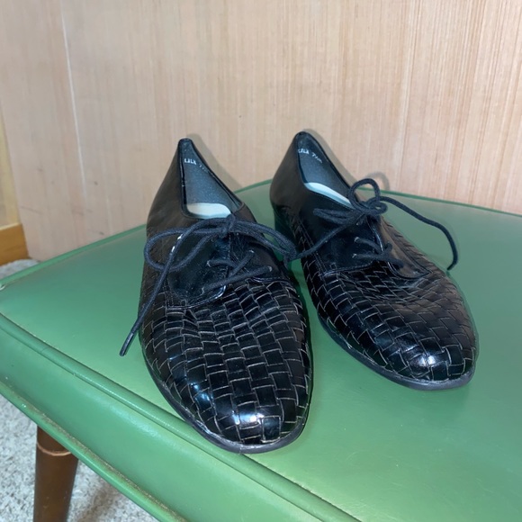 Vintage Leather Trotters Lace Up Oxfords - Picture 7 of 10